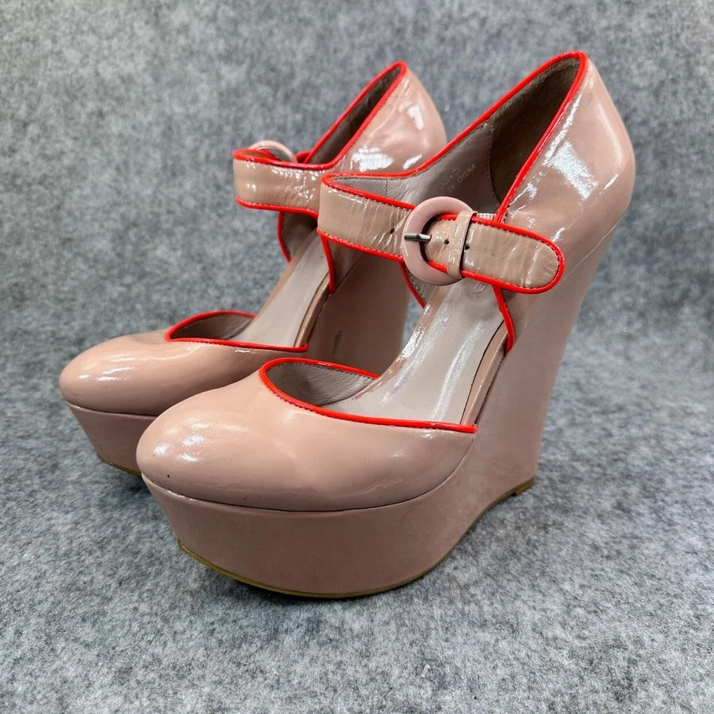 Cynthia Rowley Nude Patent Leather Neon Orange Piping Wedge Mary Jane Pumps 38.5
